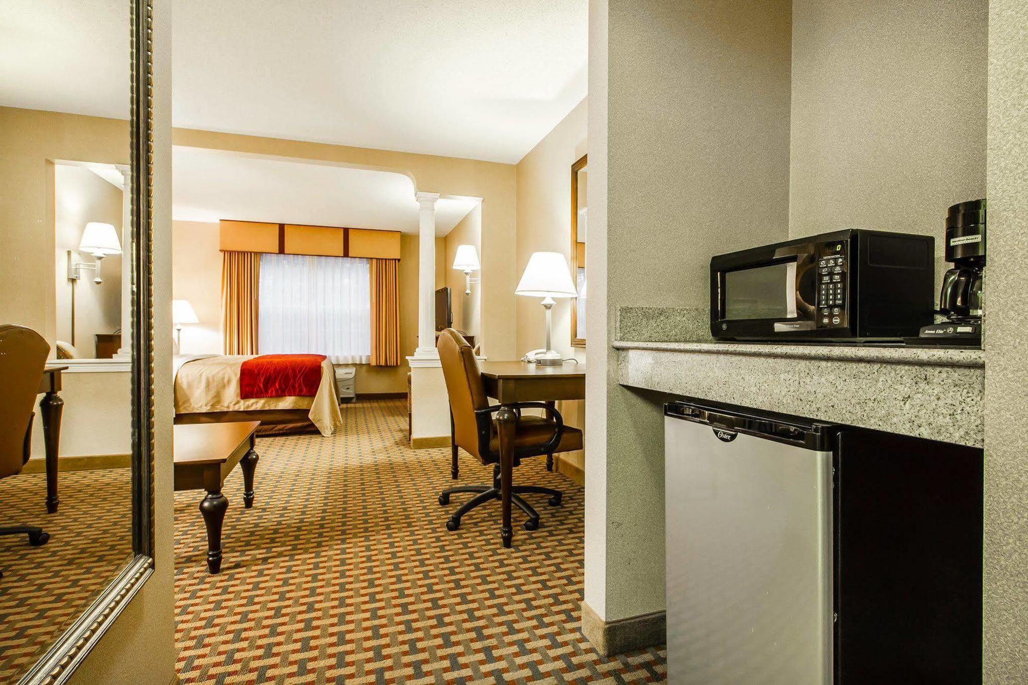Comfort Inn & Suites Scarborough-Portland Экстерьер фото